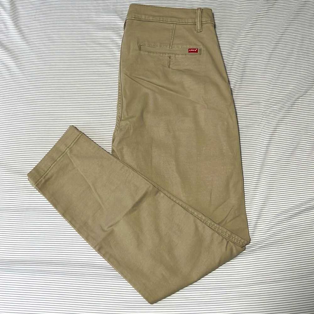 Levi’s Slim Taper Chino Pants